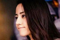 娱乐吃瓜君迪丽热巴吴磊,甜蜜互动引粉丝热议